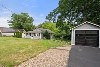 10 Riverside Dr, Auburn, MA 01501 - Photo 4