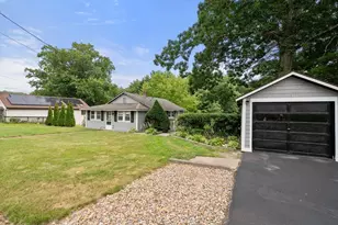 10 Riverside Dr, Auburn, MA 01501 - Photo 4