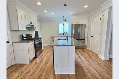 28 Cherry St, Plymouth, MA 02360 - Photo 2
