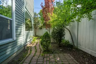12 Crown St, Worcester, MA 01609 - Photo 40