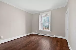 12 Crown St, Worcester, MA 01609 - Photo 8