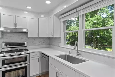 16 Dartmoor Dr, Shrewsbury, MA 01545 - Photo 8
