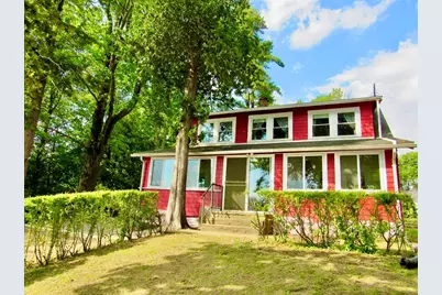 8 Union Rd, Wales, MA 01081 - Photo 2