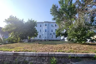 205 School St, Lowell, MA 01854 - Photo 2