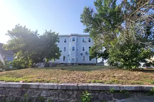 205 School St, Lowell, MA 01854 - Photo 2