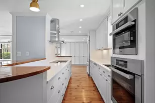 1 Pearl St, Marblehead, MA 01945 - Photo 10