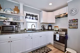 30 13th St, Wareham, MA 02571 - Photo 12