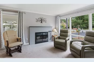 15 Thurston Place, Fitchburg, MA 01420 - Photo 4