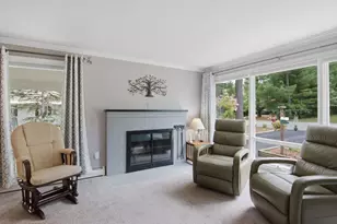 15 Thurston Pl, Fitchburg, MA 01420 - Photo 4