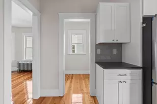7 Speedwell St, Boston, MA 02122 - Photo 4