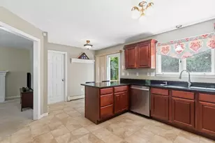 32 Hastings Dr, Northbridge, MA 01588 - Photo 12