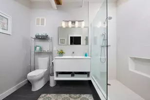 881 E 1st St, Boston, MA 02127 - Photo 8