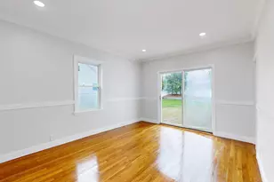 22 Baldwin St, Winchester, MA 01890 - Photo 1