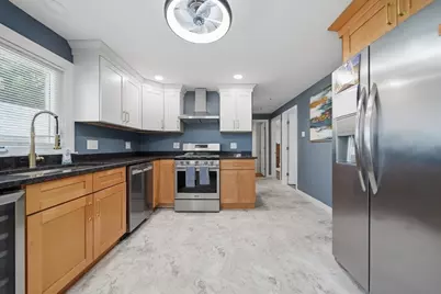 16 Baremeadow St, Methuen, MA 01844 - Photo 6