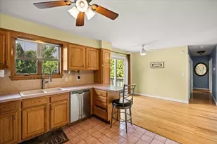 82 Midland Rd, Somerset, MA 02726 - Photo 14