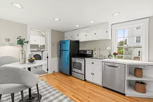 14 Linden St, Marblehead, MA 01945 - Photo 16
