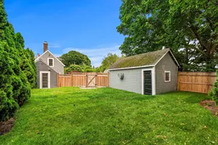 14 Linden St, Marblehead, MA 01945 - Photo 32