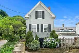 14 Linden St, Marblehead, MA 01945 - Photo 2