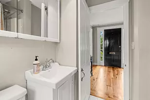 14 Linden St, Marblehead, MA 01945 - Photo 10