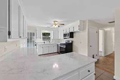 240 W Main Street, West Brookfield, MA 01585 - Photo 12
