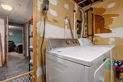 148 Pond St, Leominster, MA 01453 - Photo 32