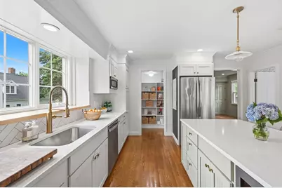 19 Hersey St, Hingham, MA 02043 - Photo 6