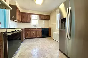 32 Wamsutta Ave, Worcester, MA 01602 - Photo 8