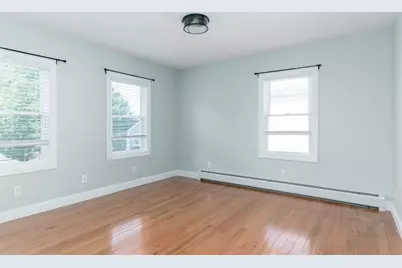 25 Prospect St, Ware, MA 01082 - Photo 8
