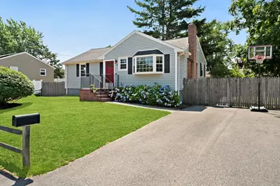 33 Bartlett Rd, Randolph, MA 02368 - Photo 2