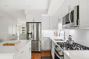 10B Berkley Rd, Hull, MA 02045 - Photo 2