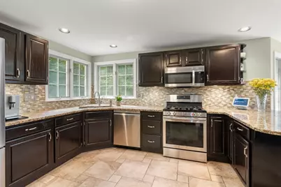 27 Lancashire Dr, Mansfield, MA 02048 - Photo 4