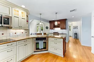 34 Pioneer Dr, Duxbury, MA 02332 - Photo 4
