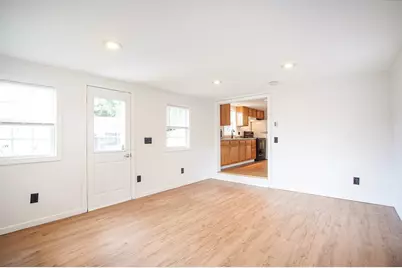 215 Eddy St, Springfield, MA 01104 - Photo 8