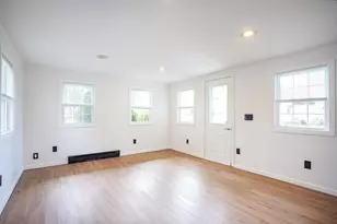 215 Eddy St, Springfield, MA 01104 - Photo 6