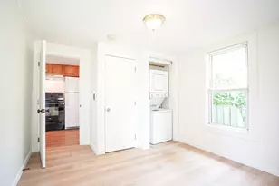 215 Eddy St, Springfield, MA 01104 - Photo 14