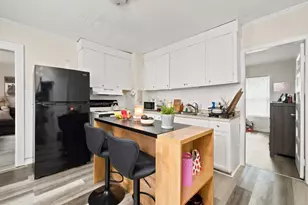 51-53 Leyfred Terrace, Springfield, MA 01108 - Photo 4