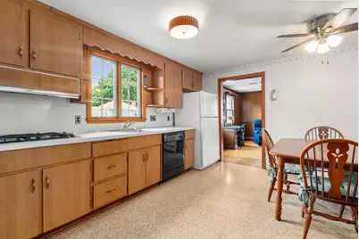 40 Cape Cod Ln, Milton, MA 02186 - Photo 10