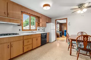 40 Cape Cod Ln, Milton, MA 02186 - Photo 10