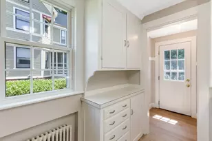 26 Garden St, Melrose, MA 02176 - Photo 10