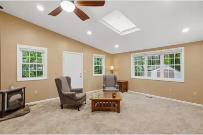17 North Vine Street, Milford, MA 01757 - Photo 18