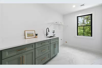 4 Eastern Ave, Burlington, MA 01803 - Photo 22