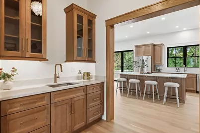 4 Eastern Ave, Burlington, MA 01803 - Photo 4