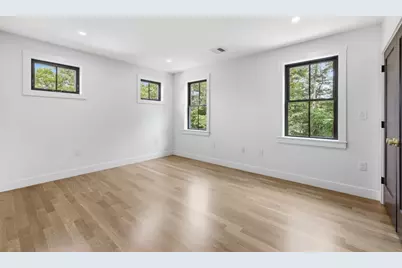 4 Eastern Ave, Burlington, MA 01803 - Photo 26