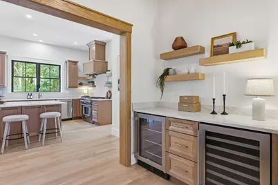 4 Eastern Ave, Burlington, MA 01803 - Photo 6