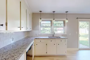 25 Montague St, Montague, MA 01376 - Photo 4