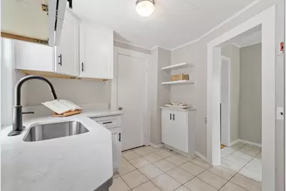 20 Carolyn St, Lowell, MA 01850 - Photo 10
