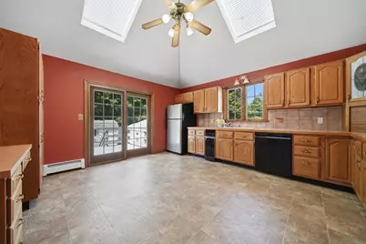 7 Hingston St, Peabody, MA 01960 - Photo 4