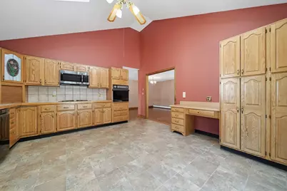 7 Hingston St, Peabody, MA 01960 - Photo 6