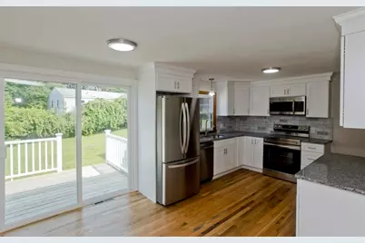 11 Mountainview St, Chicopee, MA 01020 - Photo 8