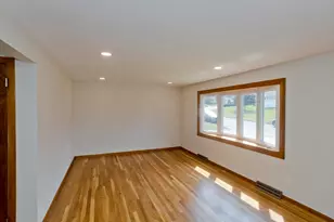 11 Mountainview St, Chicopee, MA 01020 - Photo 8